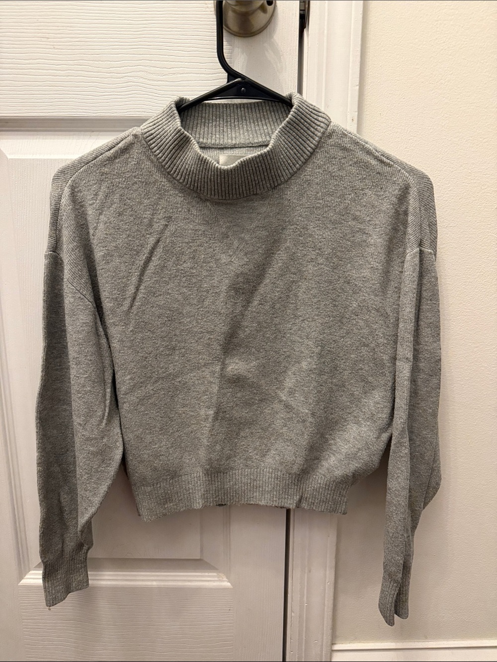 Abercrombie and fitch Women’s Gray Mock Neck Sweater